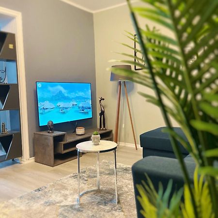 Joyful Apartment Tirana Bagian luar foto