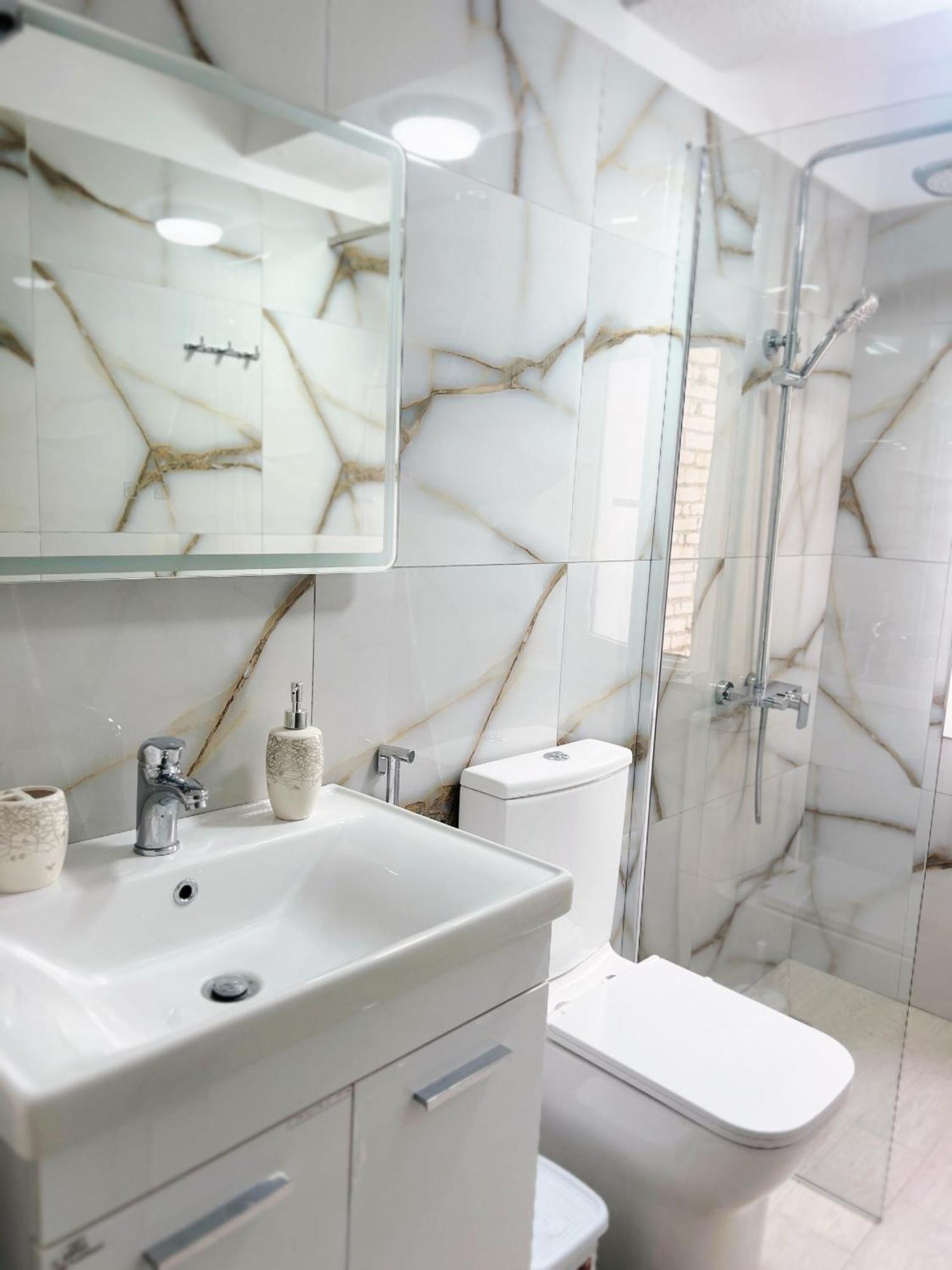 Joyful Apartment Tirana Bagian luar foto
