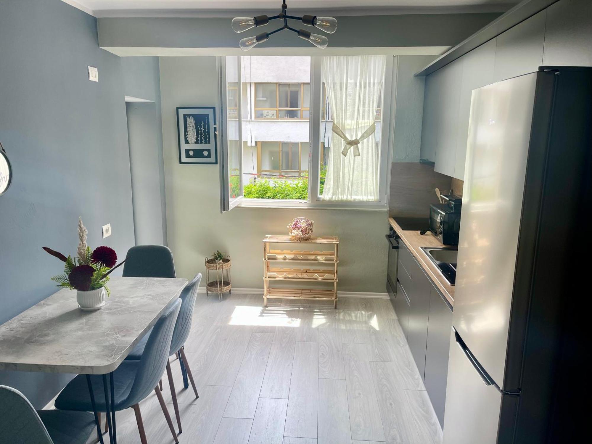 Joyful Apartment Tirana Bagian luar foto